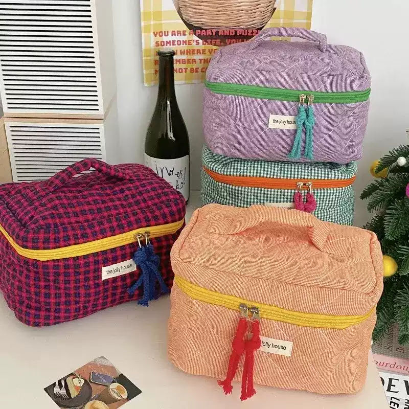 Skincare D'Alba - Bolsa de maquiagem xadrez com bloqueio